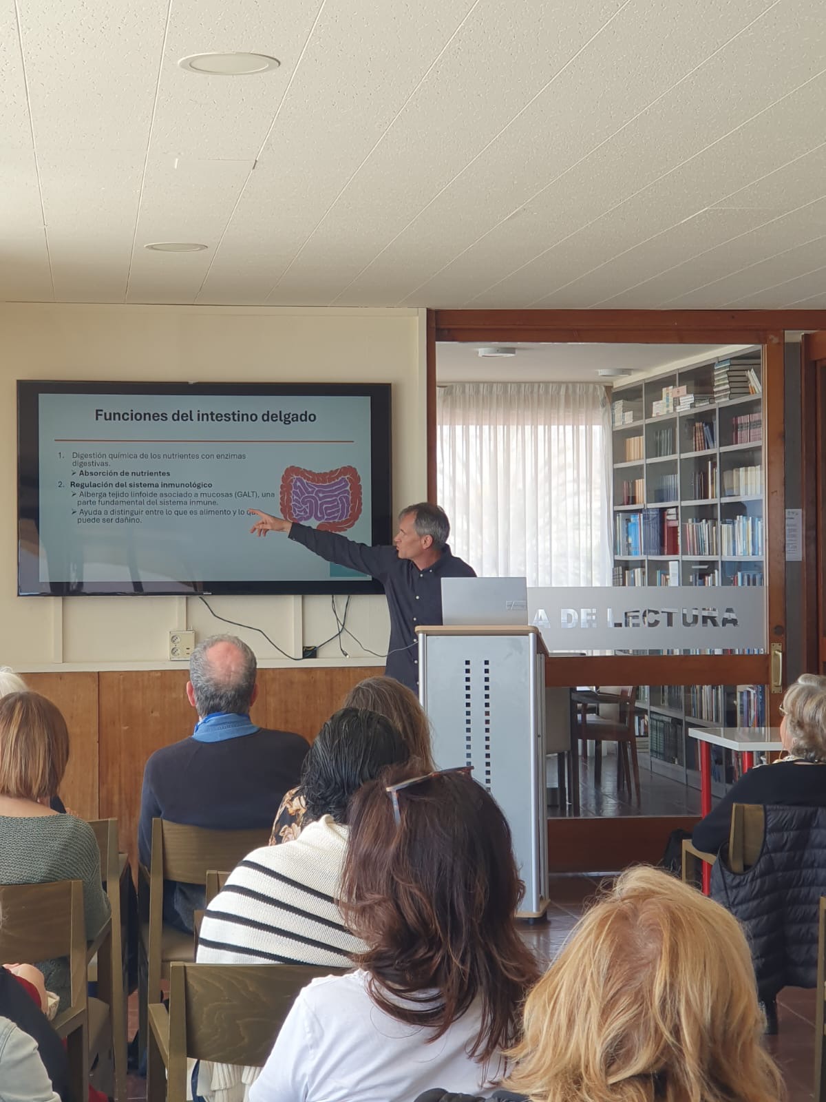 Conferència sobre microbiota amb Matthias Hespe al CNEM - 2025, activitat social, cnem - Setmana Nàutica d'Alacant
