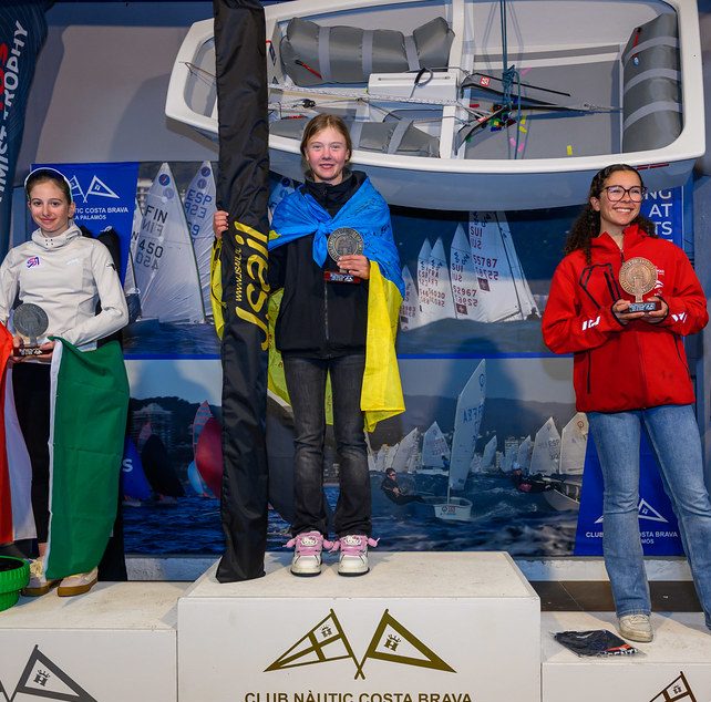 Aitana Noguera puja al podi internacional a Palamós i lidera una gran actuació del CN El Masnou