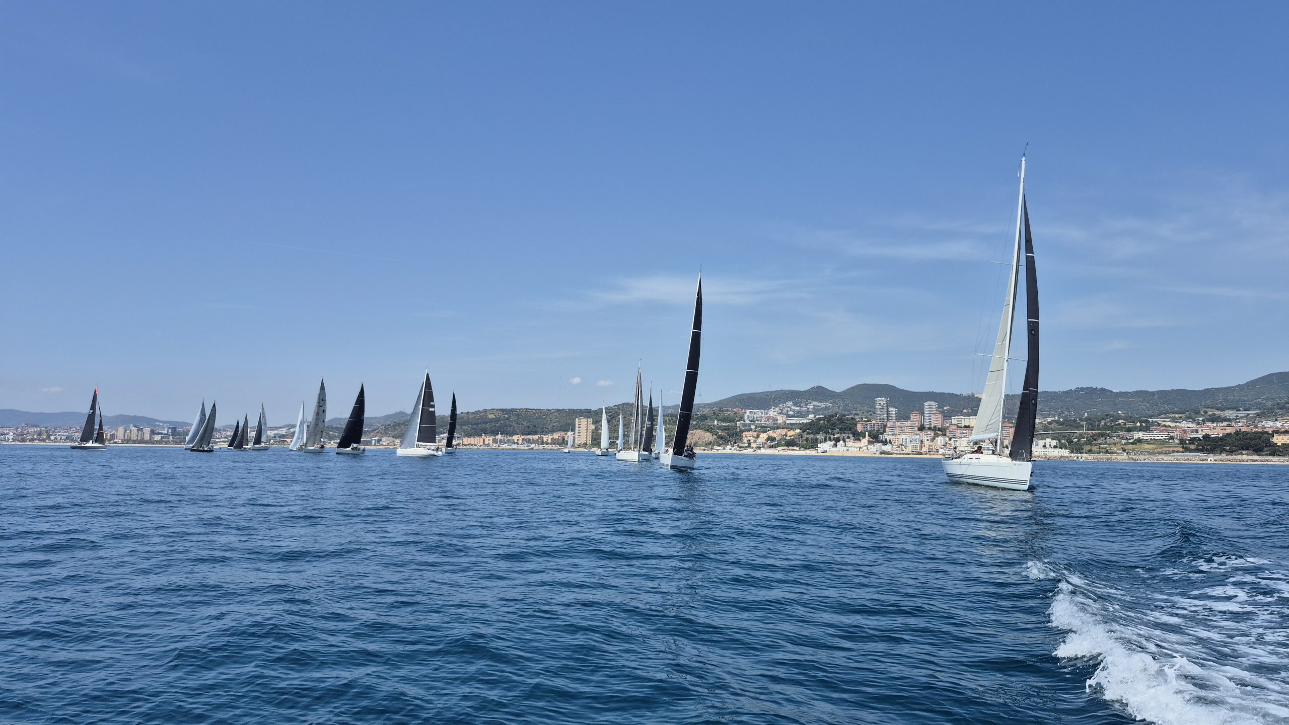 El CNEM impulsa una jornada tàctica de la Lliga Creuers marcada pel poc vent - 2026, El Masnou, Optimis, Trofeu Port Masnou - Setmana Nàutica d'Alacant