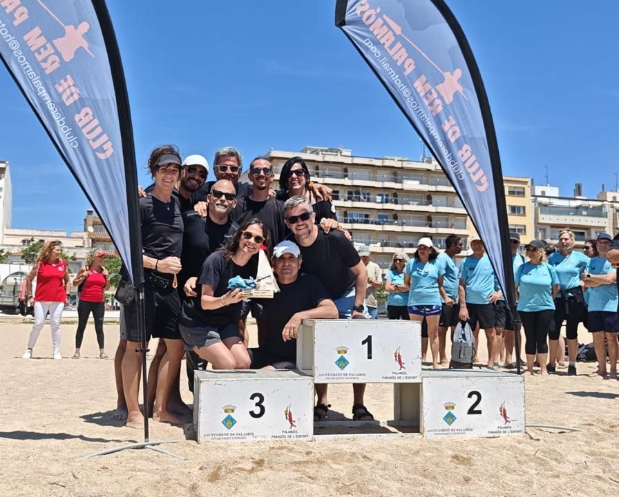 L'equip de rem puja al podi a Palamós amb el seu equip femení - 2026, Palamós, rem - Setmana Nàutica d'Alacant