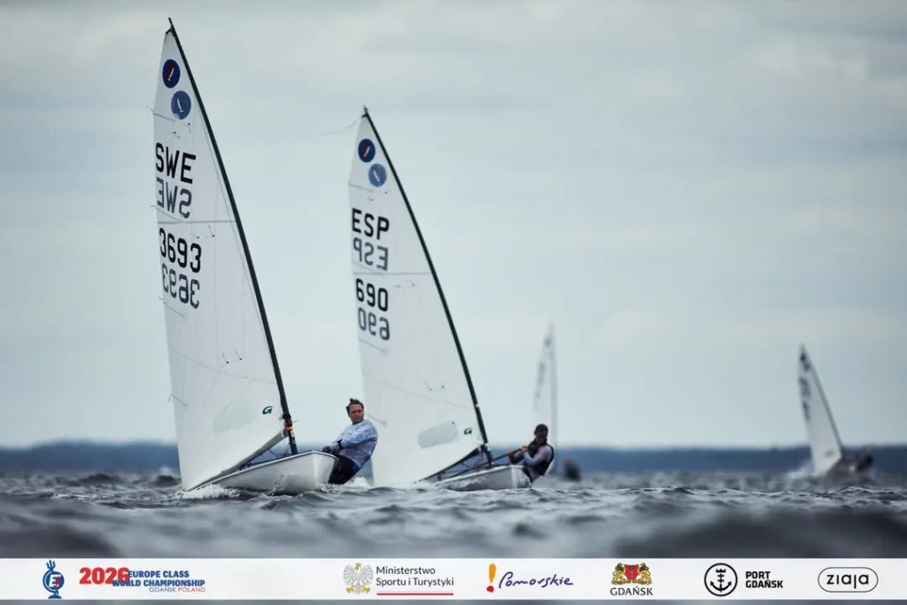 Cinc regatistes del CNEM competeixen al Mundial d’Europe